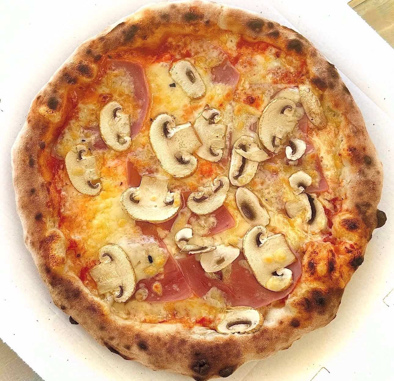 Pizza Prosciutto e Funghi
